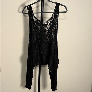 EUC J&M Black Sheer Lace Tank Top Shark-bite Hem with Pockets Medium